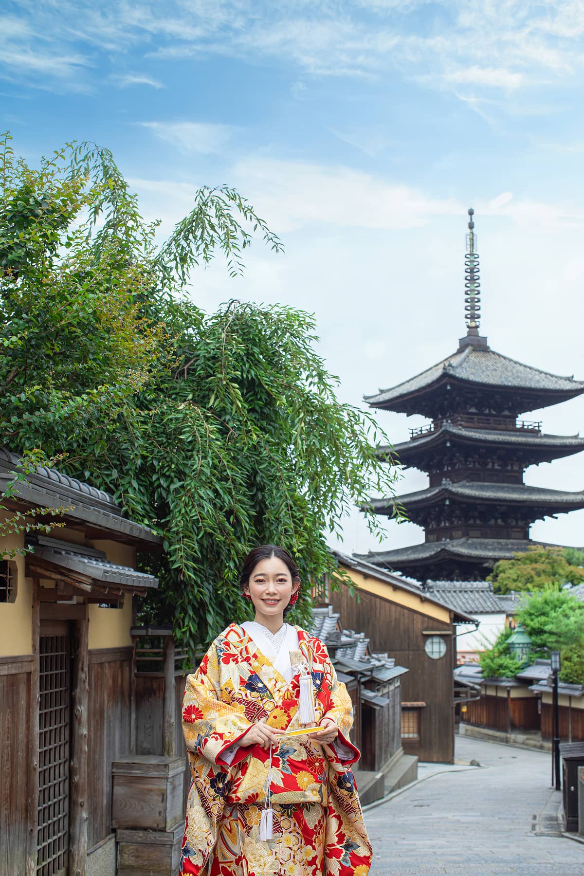 Bride photographed near Yasaka Pagoda