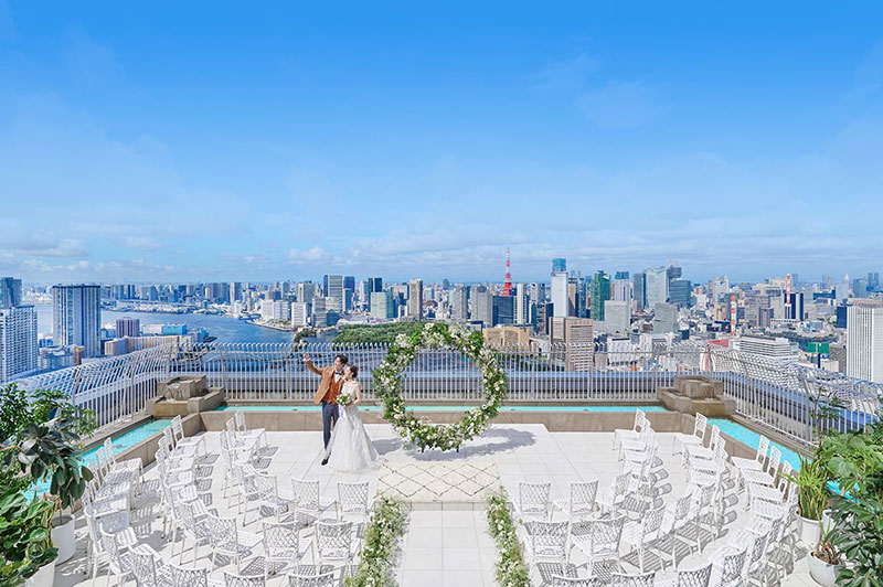 A terrace ceremony overlooking Tokyo at RESTAURANT LUKE with SKY LOUNGE